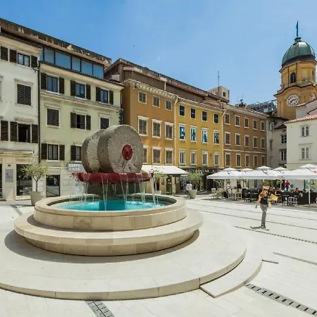 La Guardia Apartment With Free Private Parking Rijeka Exterior photo