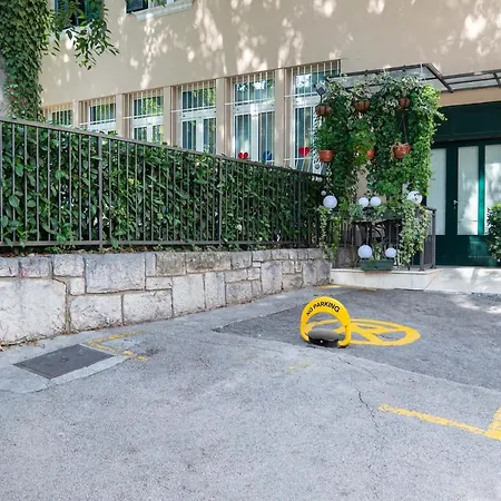 La Guardia Apartment With Free Private Parking Rijeka Exterior photo