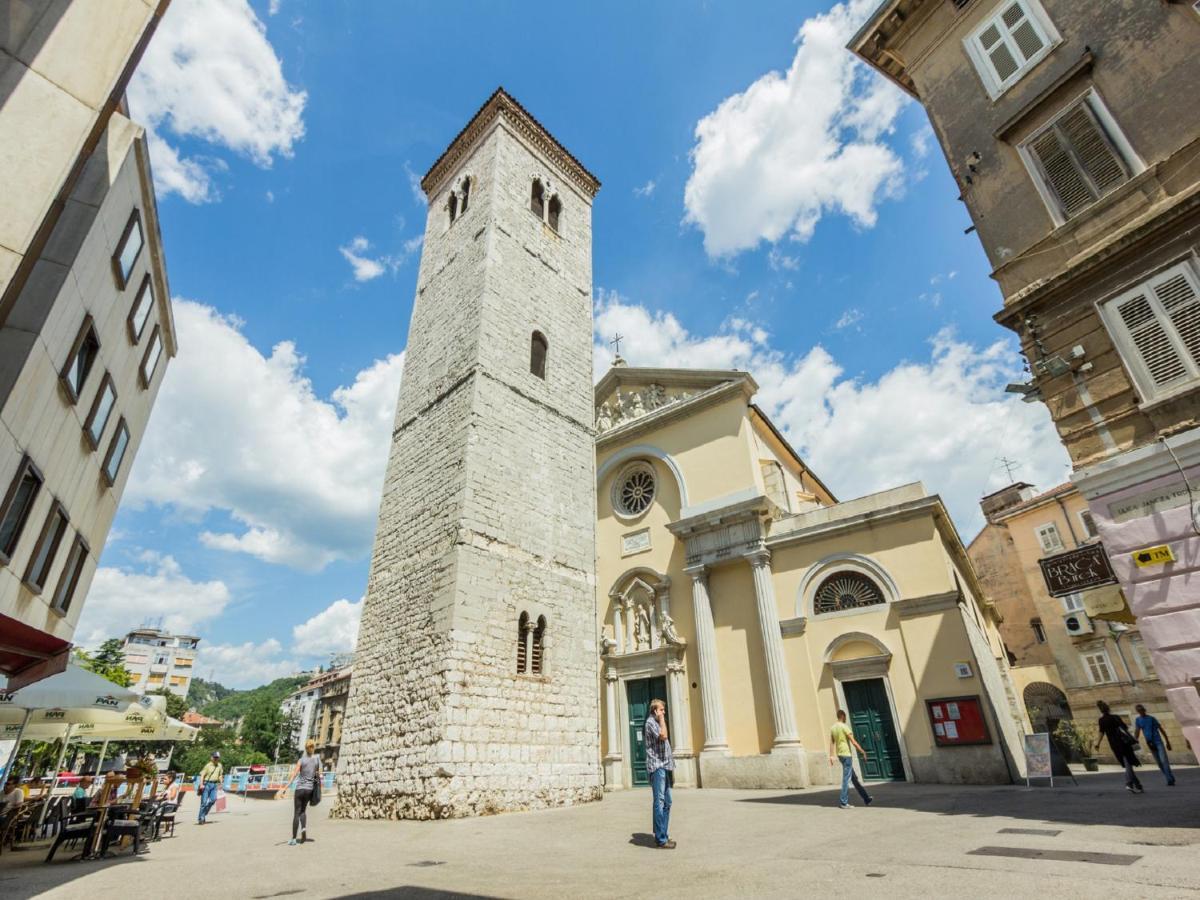 Apartman La Guardia With Free Private Parking