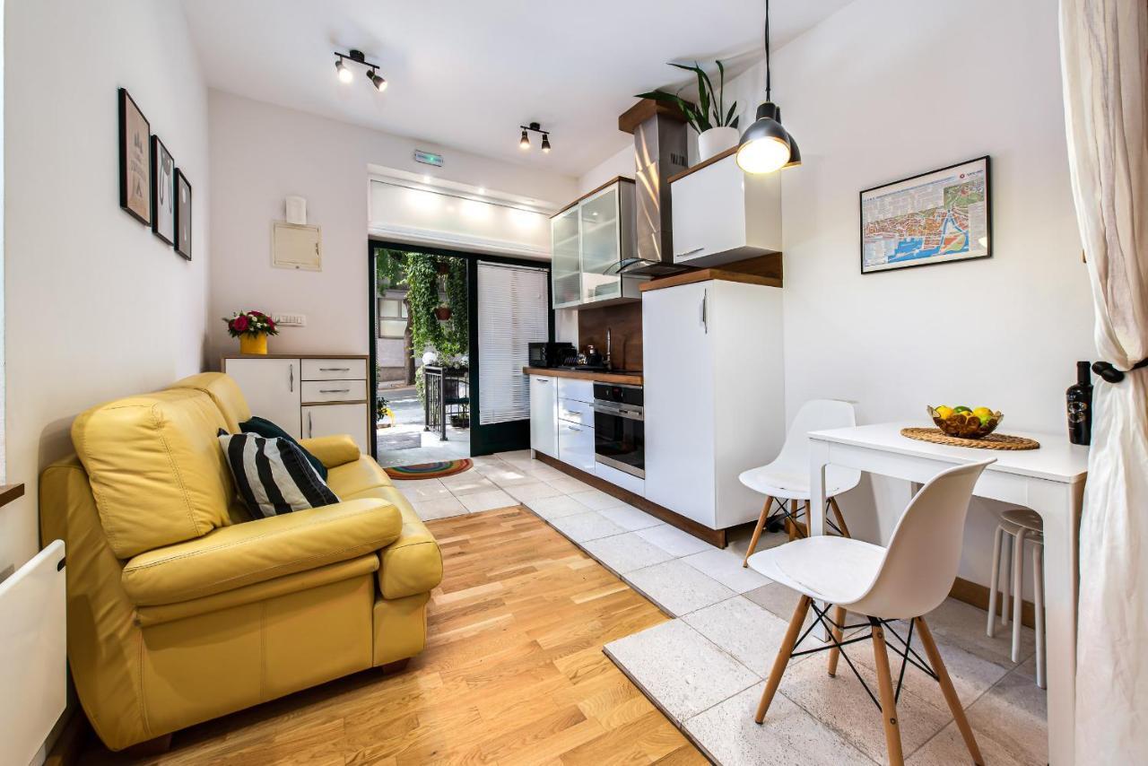 La Guardia With Free Private Parking Apartment *