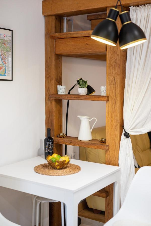 La Guardia With Free Private Parking Rijeka